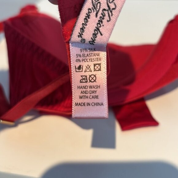 Agent Provocateur ‘BIRTHDAY SUIT’ Bra in Red SILK size 3 (34C) - Picture 10 of 16
